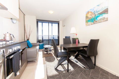 Melbourne SkyHigh Apartments - Accommodation Resorts 9