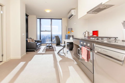 Melbourne SkyHigh Apartments - Accommodation Resorts 2