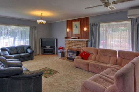 Jacaranda House - Accommodation Resorts 1