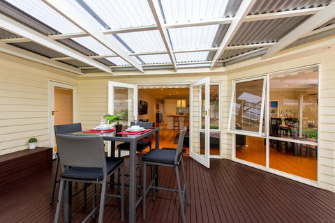 Lovely 5BR Full House In Glen Waverley, Walk To Train, Bus & Shops - Accommodation Resorts 13