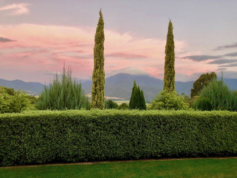 Valley View Lodge - Accommodation Resorts 5