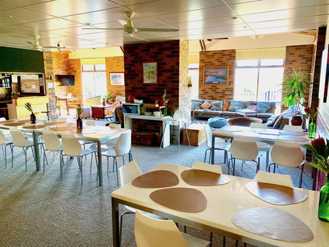 Valley View Lodge - Accommodation Resorts 13