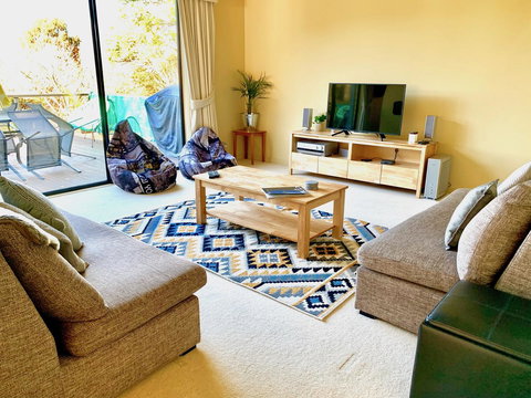 Valley View Lodge - Accommodation Resorts 3