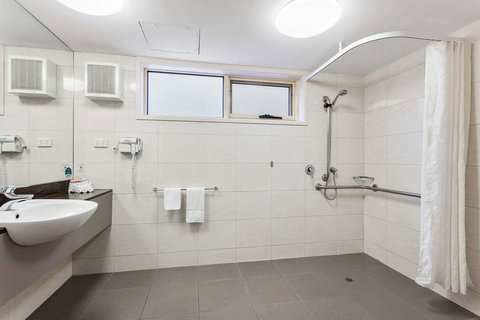 Quality Hotel Bayside Geelong - Accommodation Resorts 13