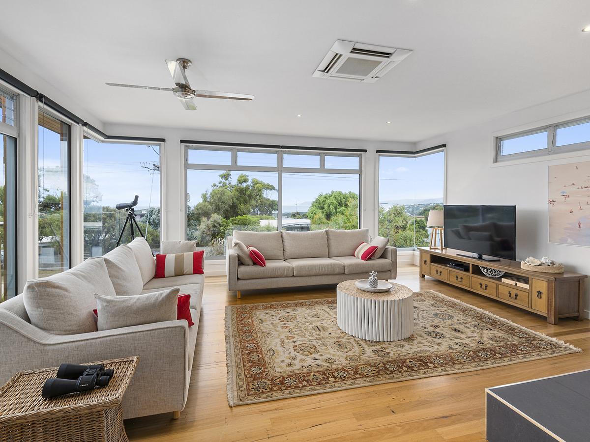 Moggs Creek VIC Accommodation Resorts