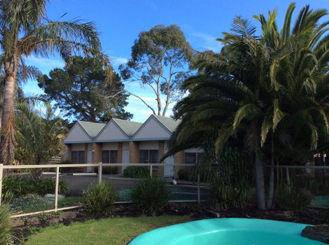 Tropicana Motor Inn - Accommodation Resorts 36