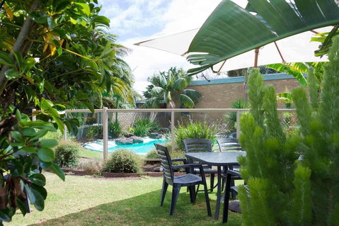 Tropicana Motor Inn - Accommodation Resorts 44
