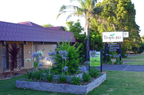 Tropicana Motor Inn - Accommodation Resorts 10