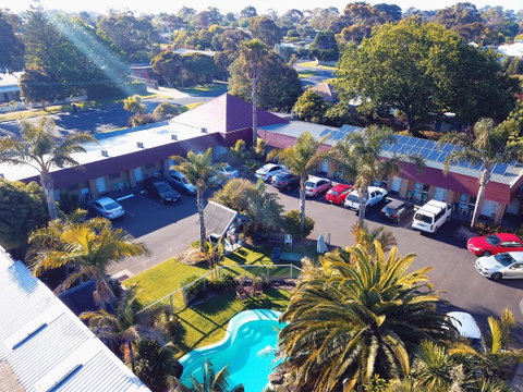 Tropicana Motor Inn - Accommodation Resorts 16