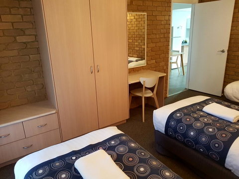 Tropicana Motor Inn - Accommodation Resorts 29