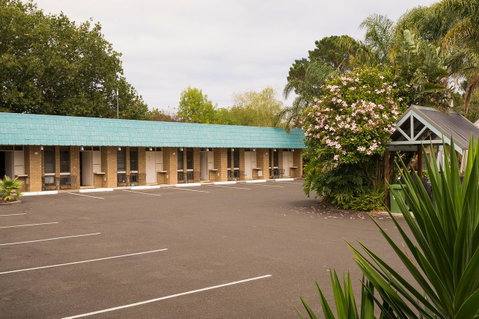 Tropicana Motor Inn - Accommodation Resorts 39