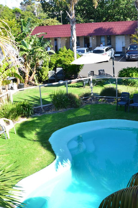 Tropicana Motor Inn - Accommodation Resorts 23