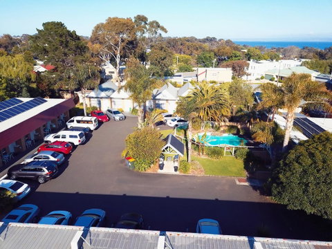 Tropicana Motor Inn - Accommodation Resorts 15
