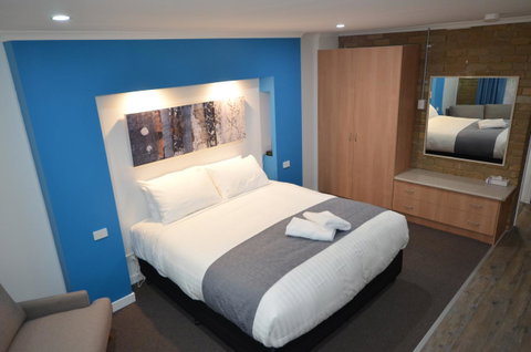 Tropicana Motor Inn - Accommodation Resorts 0