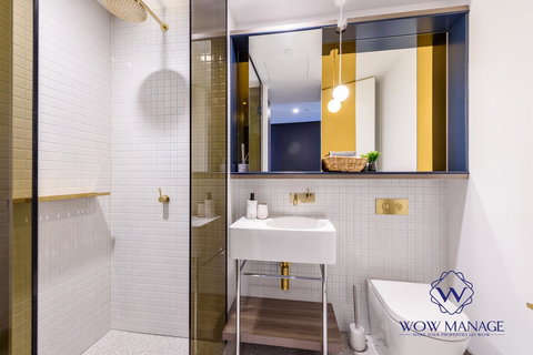 WOW Apartment On Lonsdale - Accommodation Resorts 11