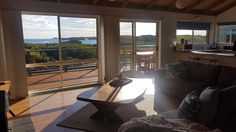 Sunsets On Martyrs Luxury Coastal Beach House Peterborough - Accommodation Resorts 1