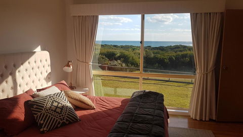 Sunsets On Martyrs Luxury Coastal Beach House Peterborough - Accommodation Resorts 5