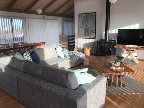 Sunsets On Martyrs Luxury Coastal Beach House Peterborough - Accommodation Resorts 10