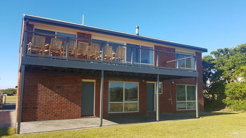 Sunsets On Martyrs Luxury Coastal Beach House Peterborough - Accommodation Resorts 24