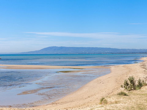 Lansdowne Villa - With Swimming Pool - Accommodation Resorts 14