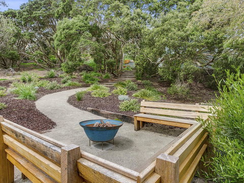 Lansdowne Villa - With Swimming Pool - Accommodation Resorts 13