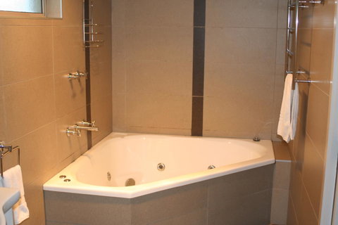 Coachman Motel And Holiday Units - Accommodation Resorts 12