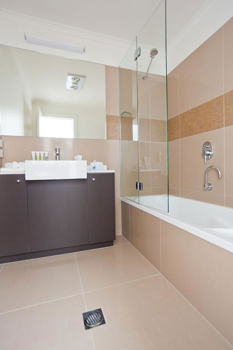 Bairnsdale International - Accommodation Resorts 4