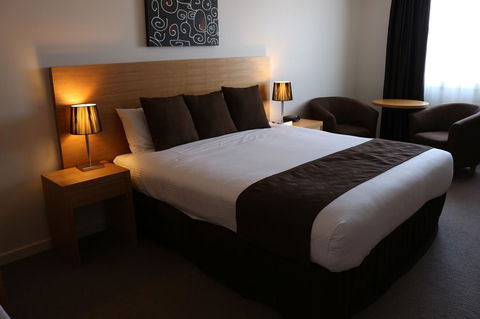 Bairnsdale International - Accommodation Resorts 11