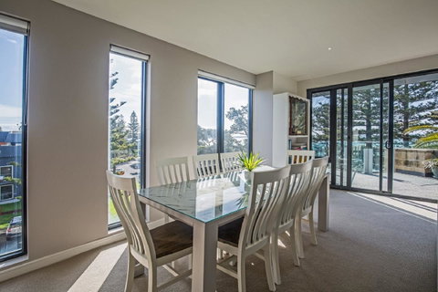 C-Scape Esplanade Cowes - Accommodation Resorts 12