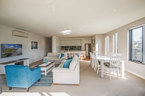 C-Scape Esplanade Cowes - Accommodation Resorts 7