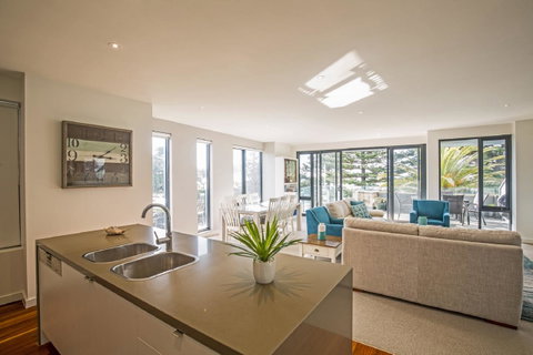 C-Scape Esplanade Cowes - Accommodation Resorts 8