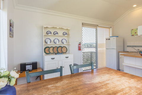 Cottages For Couples - Accommodation Resorts 18