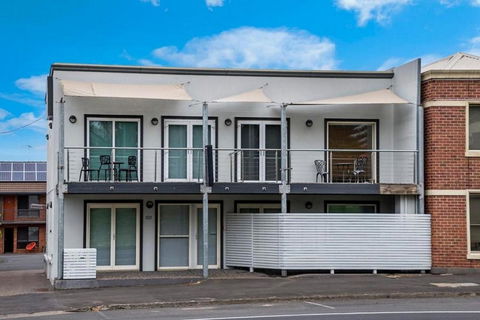 Apartments 521 - Accommodation Resorts 2