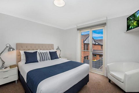 Apartments 521 - Accommodation Resorts 6