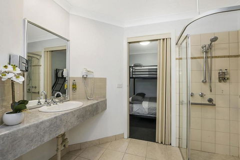 Apartments 521 - Accommodation Resorts 10