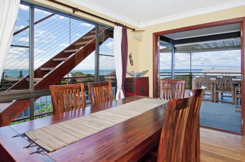 THE BOARDROOM ON BANKSIA - 11 Banksia Ave Bonny Hills - Accommodation Resorts 2
