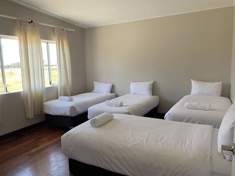 THE FAMILY RETREAT - Accommodation Resorts 2