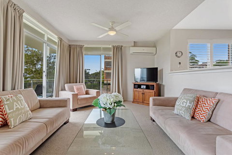 The Helm, Unit 1, 22 Voyager Close - Accommodation Resorts 1