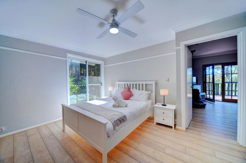 The Hillside Cottage - Accommodation Resorts 3