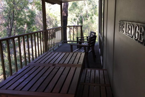 The Ledge Holiday House - Accommodation Resorts 1