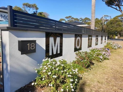 The Lodge Broulee - Accommodation Resorts 2