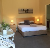 The Nosh  Nod - Howick Street - Accommodation Resorts