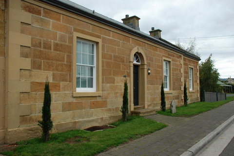 The Red Feather Inn - Accommodation Resorts 1