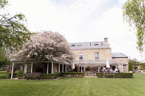 The Red Feather Inn - Accommodation Resorts 2