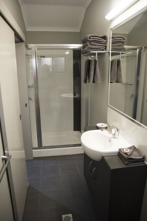 The Rocks Motel - Accommodation Resorts 3