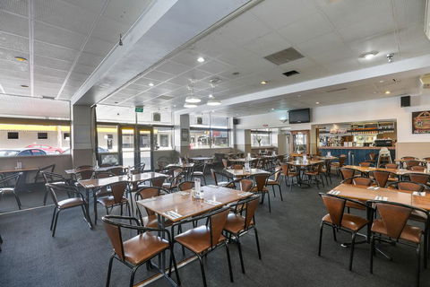 The Union Club Hotel - Accommodation Resorts 2