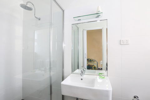 The Union Club Hotel - Accommodation Resorts 3