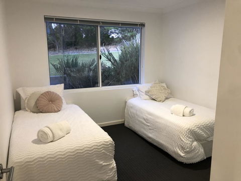 Three Bedroom, Two Bathroom Family Home - Accommodation Resorts 3