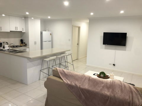 Three Bedroom, Two Bathroom Family Home - Accommodation Resorts 1