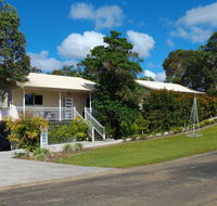 Tinaroo Sunset Retreat - Accommodation Resorts